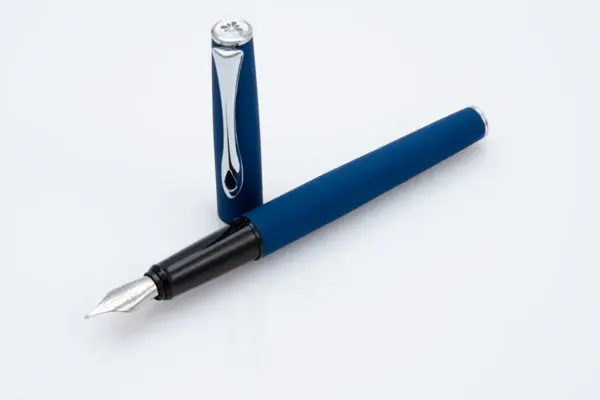 Esteem lapis chrome fountain pen
