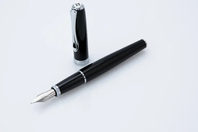 Excellence A2 chrome fountain pen