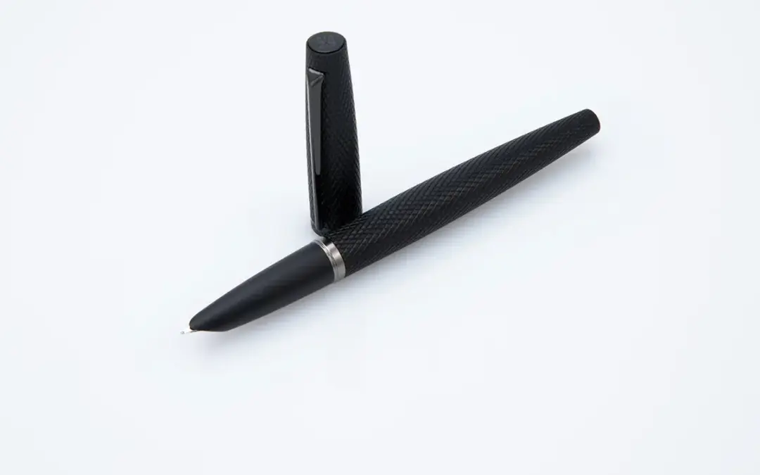 Viper fountain pen guilloche F/M
