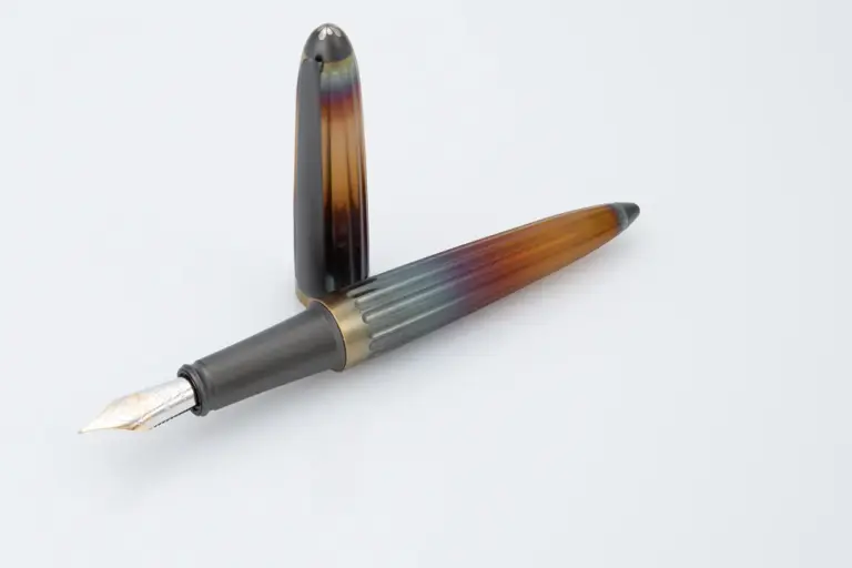 Aero Flame 14 ct fountain pen