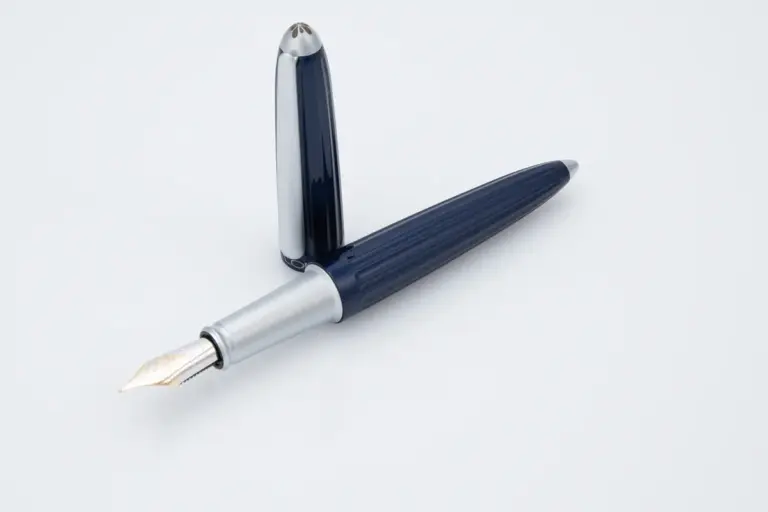 Aero lacquered 14 ct fountain pen