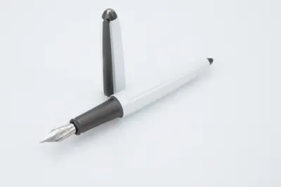 Aero lacquered fountain pen