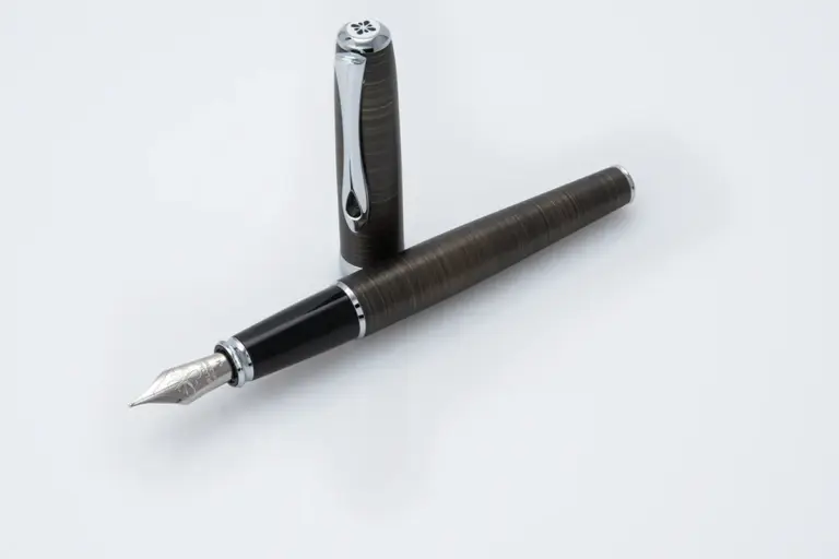 Excellence A2 Oxyd chrome fountain pen
