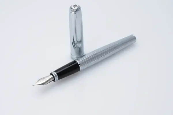 Füllfederhalter Excellence A2 guillochiert verchromt