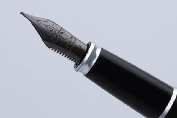 Excellence A2 PVD Stahlfederhalter