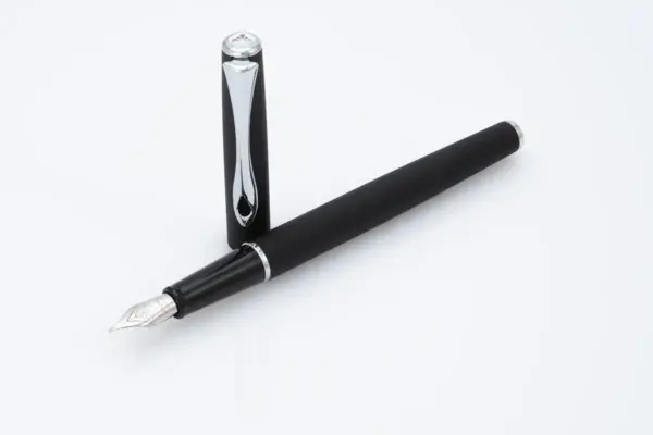 Traveller lapis chrome fountain pen