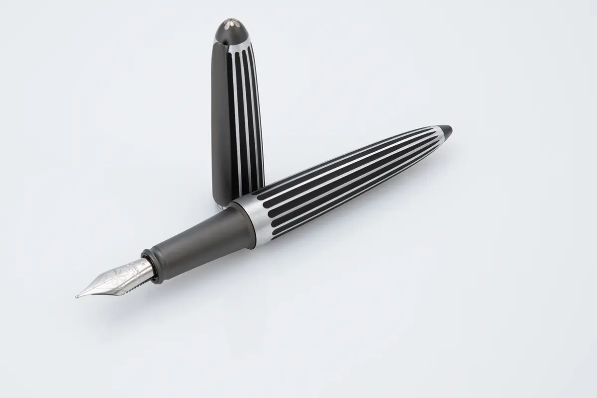 ア*ン様 March Brown Limited Diplomat Series Fountain pen Aero Stripe - Diplomat Pen