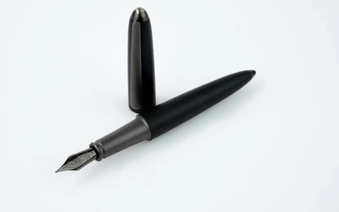 Stylo Plume Aero Pure black
