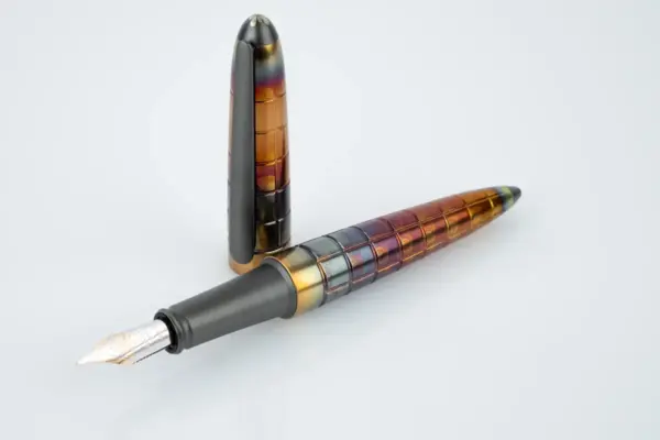 Stylo Plume Aero Rhomb Flame 14 ct